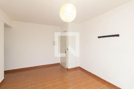 Apartamento para alugar com 2 quartos, 56m² em Jardim Itapemirim, São Paulo