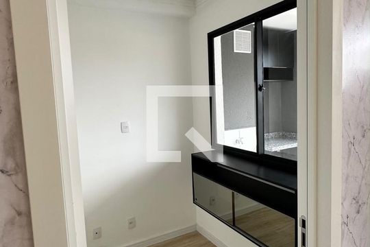 Apartamento para alugar com 2 quartos, 40m² em Km 18, Osasco