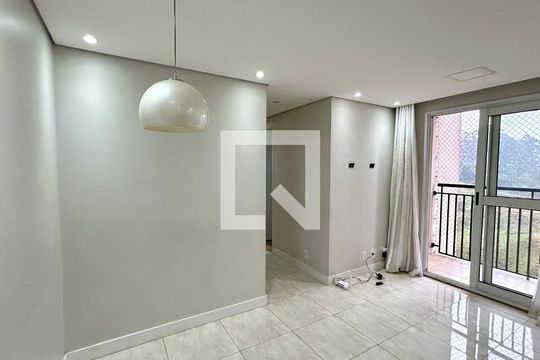Apartamento para alugar com 3 quartos, 57m² em Jardim Las Vegas, Guarulhos