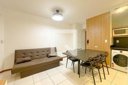 Apartamento para alugar com 1 quarto, 55m² em Canasvieiras, Florianópolis