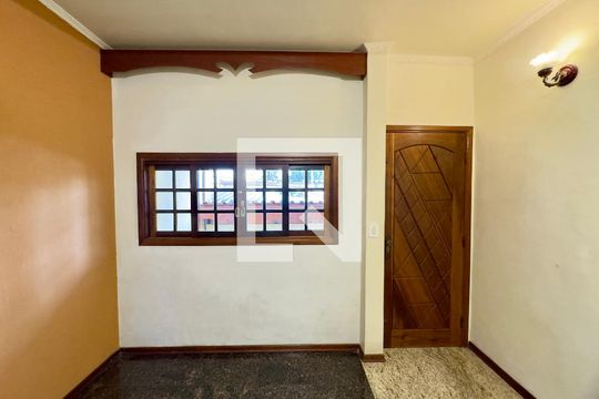 Casa para alugar com 3 quartos, 180m² em Vila Augusta, Guarulhos