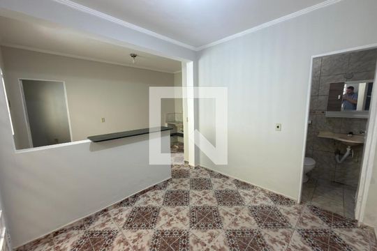 Apartamento para alugar com 1 quarto, 50m² em Conjunto A, Brasília
