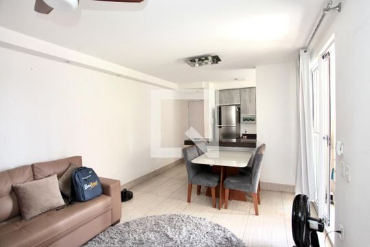 Sala de apartamento para alugar com 3 quartos, 75m² em Jk, Contagem