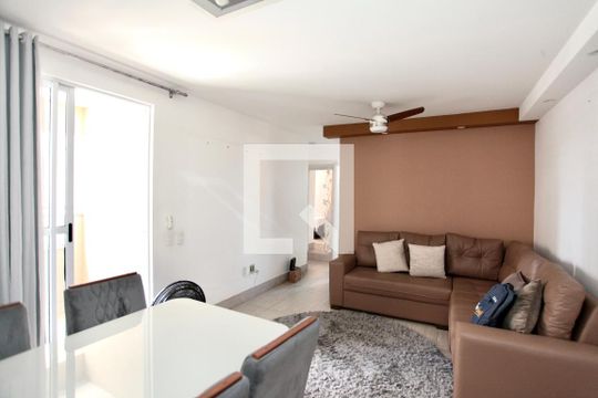Sala de apartamento para alugar com 3 quartos, 75m² em Jk, Contagem
