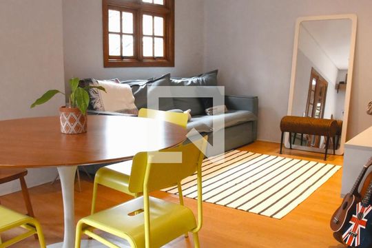 Casa para alugar com 1 quarto, 162m² em Vila Anhanguera, São Paulo