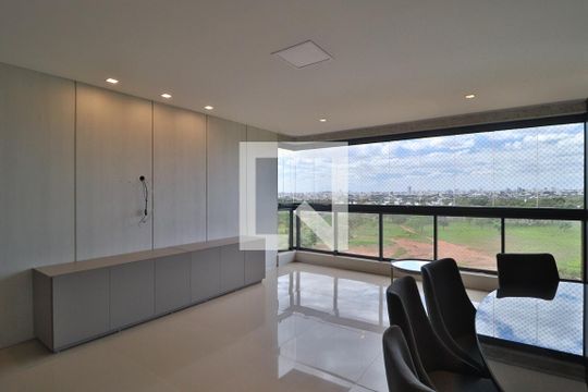 Apartamento para alugar com 3 quartos, 135m² em Jardim Karaíba, Uberlândia