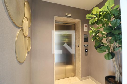 Apartamento para alugar com 3 quartos, 135m² em Jardim Karaíba, Uberlândia