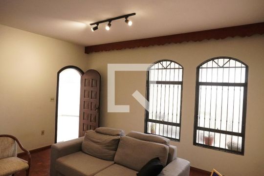 Casa para alugar com 4 quartos, 197m² em Jardim Nova Santa Paula, São Carlos