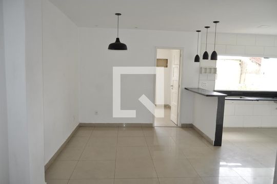 Casa para alugar com 3 quartos, 180m² em Del Castilho, Rio de Janeiro