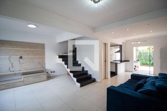 Casa de Condomínio para alugar com 4 quartos, 125m² em Vossoroca, Sorocaba
