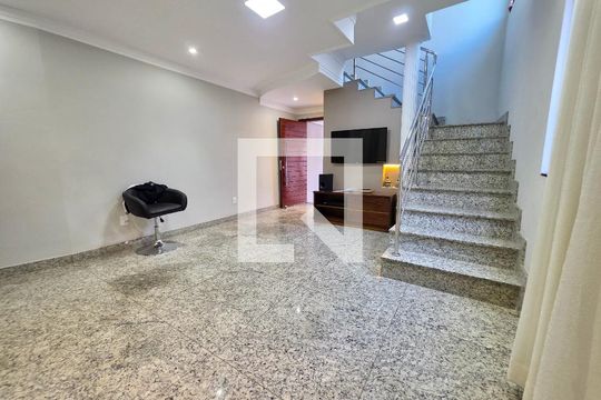 Casa para alugar com 3 quartos, 360m² em Jardim Atlântico, Belo Horizonte