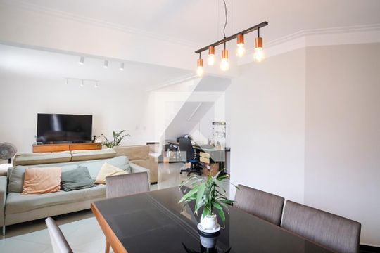 Casa para alugar com 3 quartos, 215m² em Santa Maria, São Caetano do Sul
