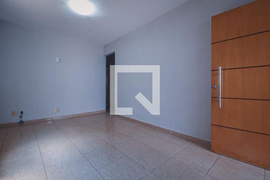 Casa para alugar com 4 quartos, 253m² em Jardim Mont Serrat, Aparecida de Goiânia