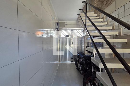 Casa de Condomínio para alugar com 2 quartos, 78m² em Vila Sonia, Praia Grande