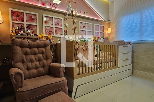 Apartamento para alugar com 3 quartos, 94m² em Jardim Tupanci, Barueri