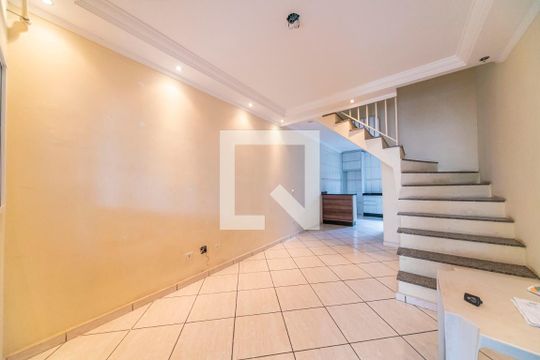 Casa para alugar com 2 quartos, 70m² em Jardim Magali, Santo André