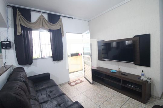 Casa à venda com 2 quartos, 70m² em Jardim Arco-iris, São Paulo