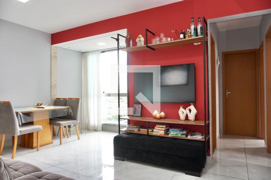 Apartamento à venda com 3 quartos, 60m² em Fernão Dias, Belo Horizonte