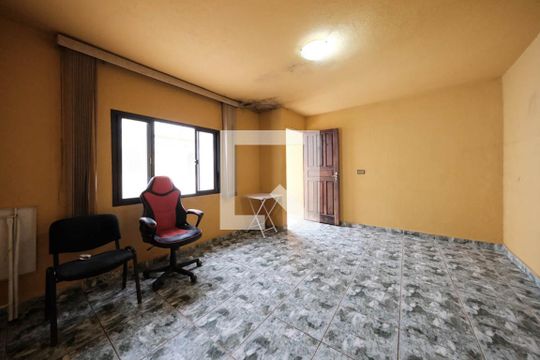 Casa para alugar com 4 quartos, 160m² em Vila Dalila, São Paulo