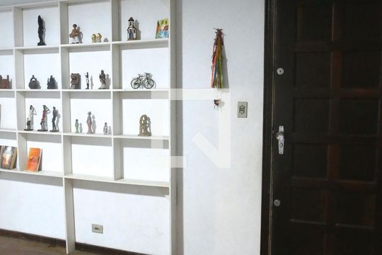 Casa para alugar com 3 quartos, 190m² em Vila Santo Antônio - Cidade Dutra , São Paulo