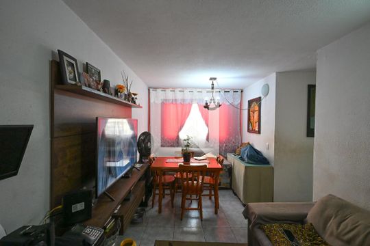 Apartamento à venda com 2 quartos, 55m² em Parque Pinheiros, Taboão da Serra