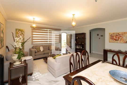 Casa à venda com 3 quartos, 250m² em Jardim Virginia Bianca, São Paulo