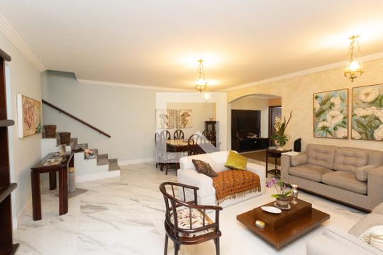 Casa à venda com 3 quartos, 250m² em Jardim Virginia Bianca, São Paulo