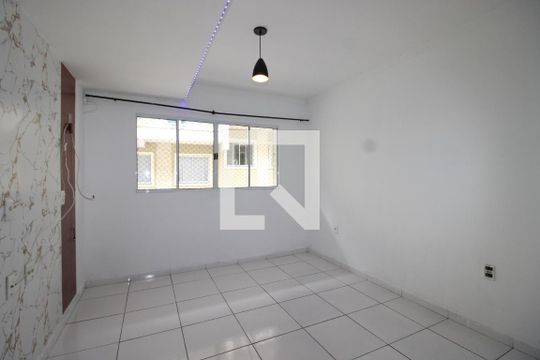 Casa de Condomínio para alugar com 3 quartos, 115m² em Vila Carmosina, São Paulo