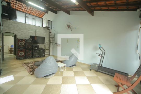Área de convivência  de casa à venda com 3 quartos, 226m² em Bairro dos Casa, São Bernardo do Campo