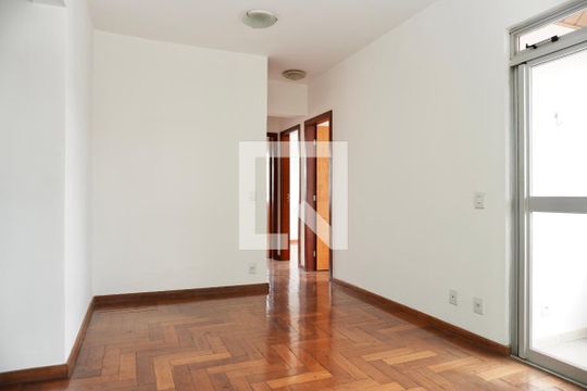 Apartamento para alugar com 3 quartos, 68m² em Pompéia, Belo Horizonte