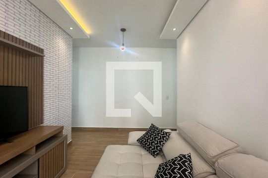 Apartamento para alugar com 2 quartos, 58m² em Jardim Tupanci, Barueri