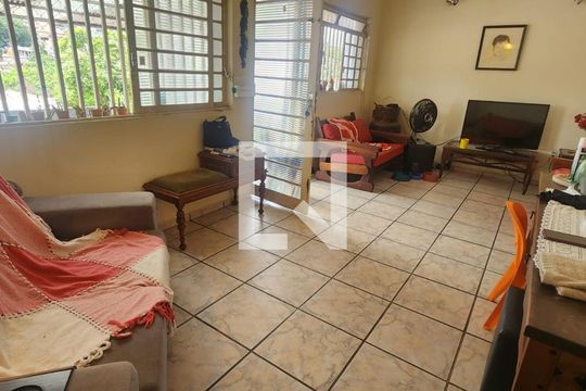 Casa à venda com 3 quartos, 252m² em Vila Lemos, Campinas