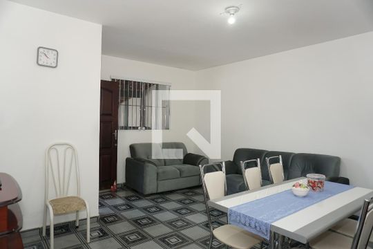 Casa para alugar com 2 quartos, 200m² em Jardim Irapiranga, Embu das Artes