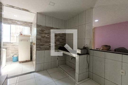 Casa para alugar com 2 quartos, 65m² em Vila Operária, Nova Iguaçu