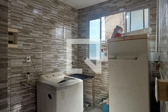 Casa para alugar com 2 quartos, 65m² em Vila Operária, Nova Iguaçu