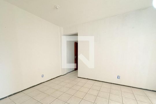 Apartamento para alugar com 3 quartos, 82m² em Serraria, São José