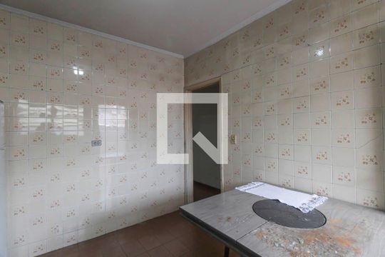 Cozinha de casa à venda com 3 quartos, 150m² em Vila Paulo Silas, São Paulo