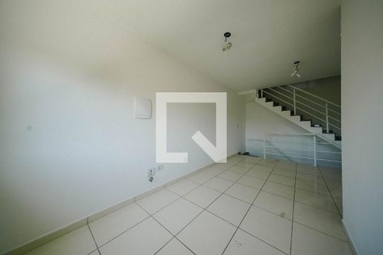 Casa para alugar com 2 quartos, 110m² em Vila Talarico, São Paulo