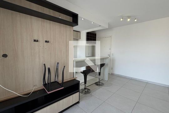 Apartamento para alugar com 2 quartos, 65m² em Centro, Carapicuíba