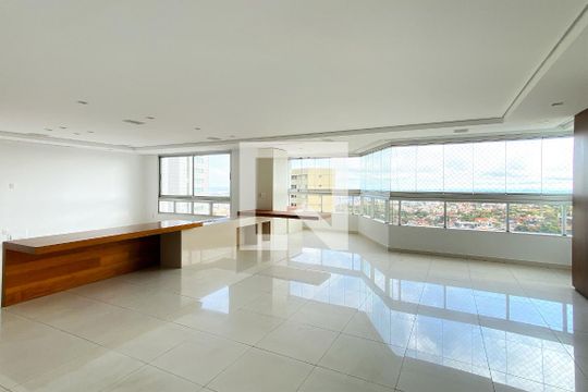 Apartamento para alugar com 4 quartos, 245m² em Belvedere, Belo Horizonte