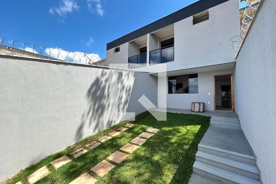 Casa à venda com 2 quartos, 100m² em Cândida Ferreira, Contagem