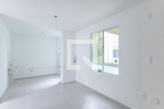 Apartamento para alugar com 1 quarto, 34m² em Santa Cândida, Curitiba