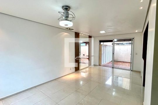 Casa de Condomínio para alugar com 3 quartos, 83m² em Parque Renato Maia, Guarulhos