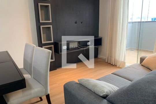 Casa à venda com 2 quartos, 128m² em Capão Raso, Curitiba