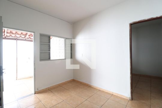 Casa para alugar com 2 quartos, 60m² em Jardim Europa, Uberlândia