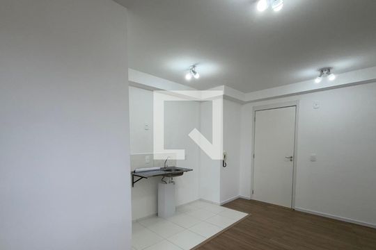 Apartamento para alugar com 1 quarto, 28m² em Chacara Santa Lucia dos Ypes, Carapicuíba