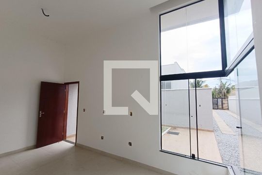 Casa para alugar com 3 quartos, 200m² em Enseada das Gaivotas, Rio das Ostras