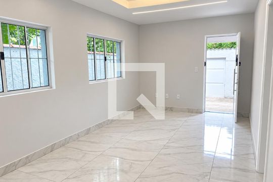 Casa à venda com 3 quartos, 150m² em Jardim Sulacap, Rio de Janeiro