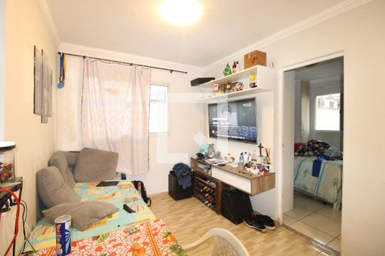 Apartamento para alugar com 2 quartos, 45m² em Vila Taquari, São Paulo