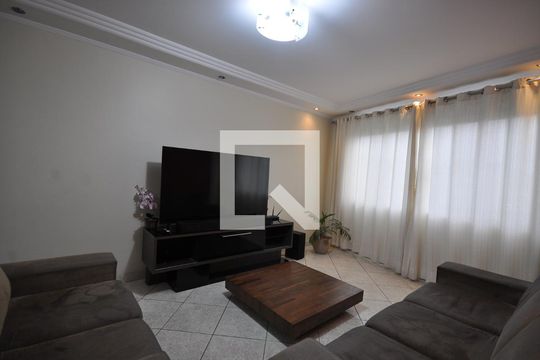 Casa para alugar com 5 quartos, 140m² em Jardim Flor de Maio, São Paulo